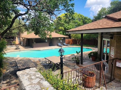 44-8611 Datapoint Dr, San Antonio, TX, 78229-5922 | Card Image