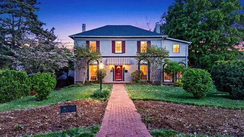 552 Chestnut Ave, WAYNESBORO, VA, 22980-4826 | Card Image