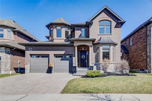 831 Copper Ridge Dr, Waterloo, ON, N2K0B5 | Card Image