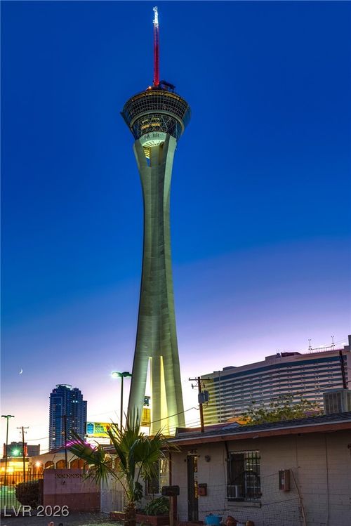 1902 Weldon Pl, Las Vegas, NV, 89104-2407 | Card Image