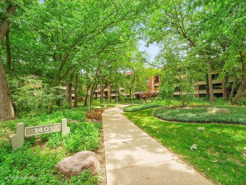 416b-1401 Burr Oak Road, Hinsdale, IL, 60521 | Card Image