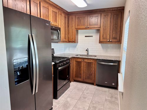 1017 Keith Pumphrey Dr, River Oaks, TX, 76114-3010 | Card Image