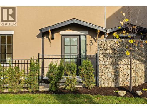 3-2957 Conlin Crt, Kelowna, BC, V1Y7S7 | Card Image