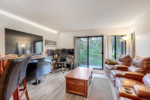 4117 Oak Island Ln, Fallbrook, CA, 92028 | Card Image