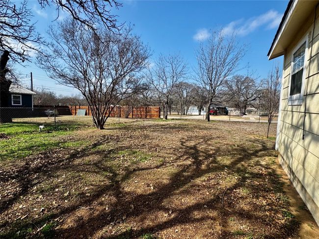 302 E Castlewood Dr, House other with 2 bedrooms, 1 bathrooms and 4 parking in Granite Shoals TX | Image 22
