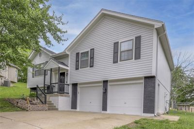 1220 Sw Stockman Court, House other with 3 bedrooms, 2 bathrooms and null parking in Grain Valley MO | Image 2