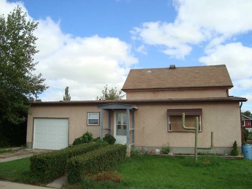 114 School Road, Trochu, AB, T0M2C0 | Card Image