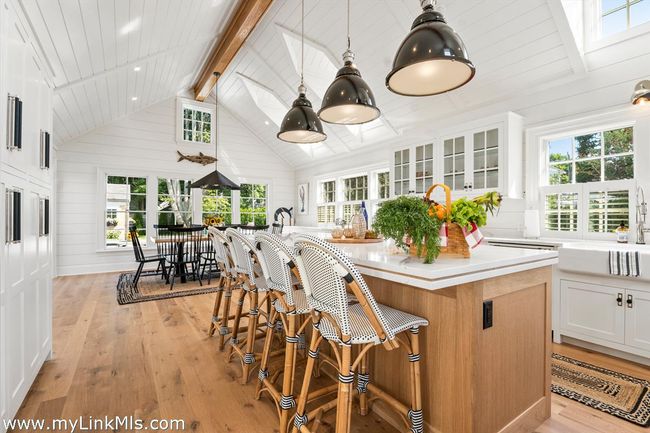 43 Peases Point Way S, House other with 4 bedrooms, 7 bathrooms and null parking in Edgartown MA | Image 17
