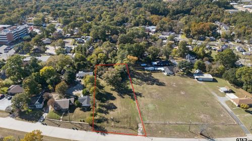 709 N Mill St, Henderson, TX, 75652-6015 | Card Image