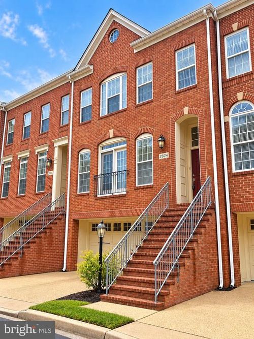 2824 Laura Gae Cir, VIENNA, VA, 22180-7458 | Card Image
