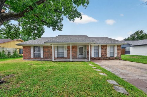 2026 Wedgewood Lane, Carrollton, TX, 75006 | Card Image