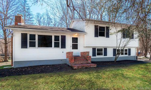 8 Adelaide Ln, Washingtonville, NY, 10992-1816 | Card Image