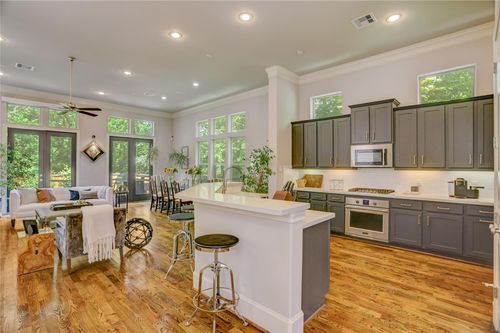 4124 Bonner View Lane, Houston, TX, 77007 | Card Image