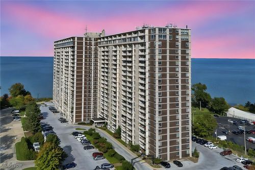 apt-828-12900 Lake Ave, Lakewood, OH, 44107-1579 | Card Image