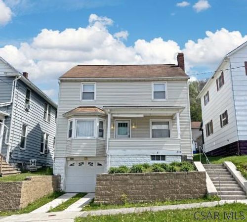 652 Russell Ave, Johnstown, PA, 15902-2744 | Card Image