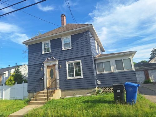 242 Northup St, Cranston, RI, 02905-4215 | Card Image