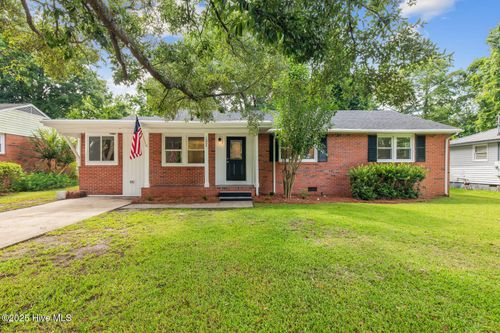 1004 River St, Jacksonville, NC, 28540-5703 | Card Image