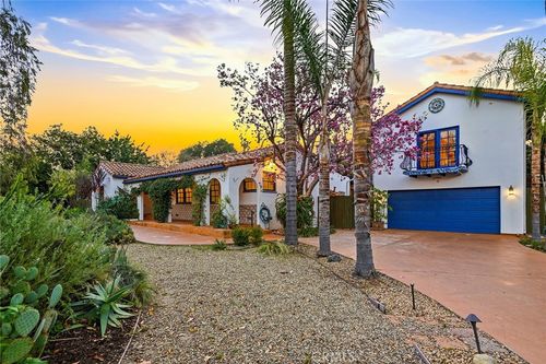 5237 Oakdale Ave, Woodland Hills, CA, 91364-3633 | Card Image