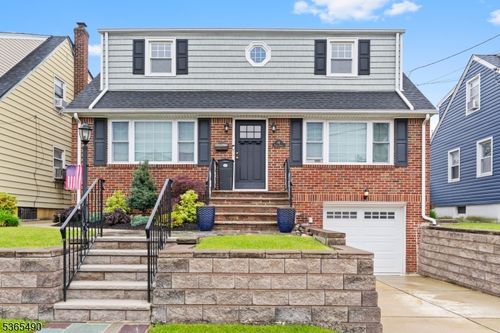 86 Forest St, North Arlington, NJ, 07031-6530 | Card Image