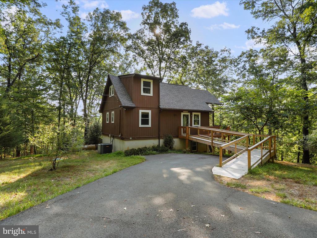 Horizon Ln, Berkeley Springs, WV 25411