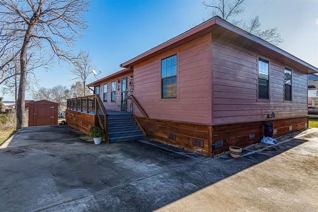 240 Coco Loop, House other with 2 bedrooms, 2 bathrooms and 2 parking in Pointblank TX | Image 36