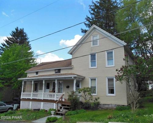 122 Russell St, Honesdale, PA, 18431-1629 | Card Image