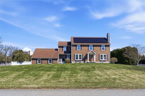 101 Windstone Dr, Portsmouth, RI, 02871-3736 | Card Image