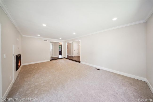 16-2200-Brenthaven-Dr-Bloomfield-Hills-MI-48304-WindowStill-29.jpg | Image 13