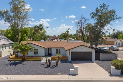 9205 E Laurel Ln, Scottsdale, AZ, 85260-5884 | Card Image