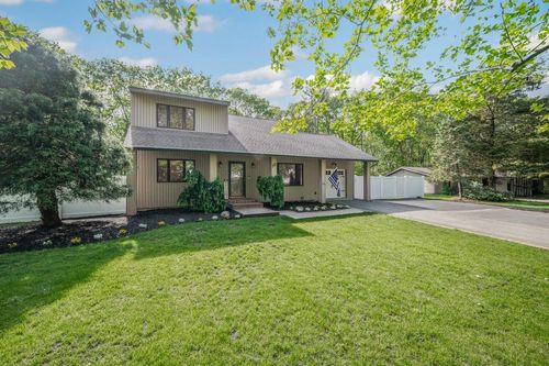 15 Patricia Ln, S Setauket, NY, 11720-1246 | Card Image