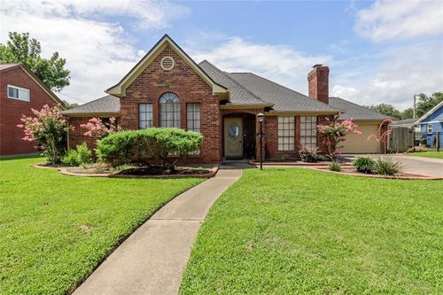 37 N Erik Dr, Angleton, TX, 77515-3367 | Card Image