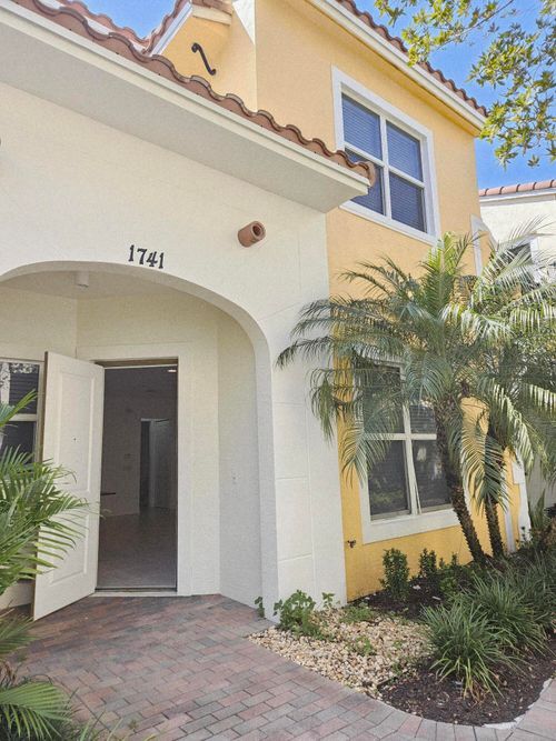 1741 Nw 124th Pl, Pembroke Pines, FL, 33028-2631 | Card Image