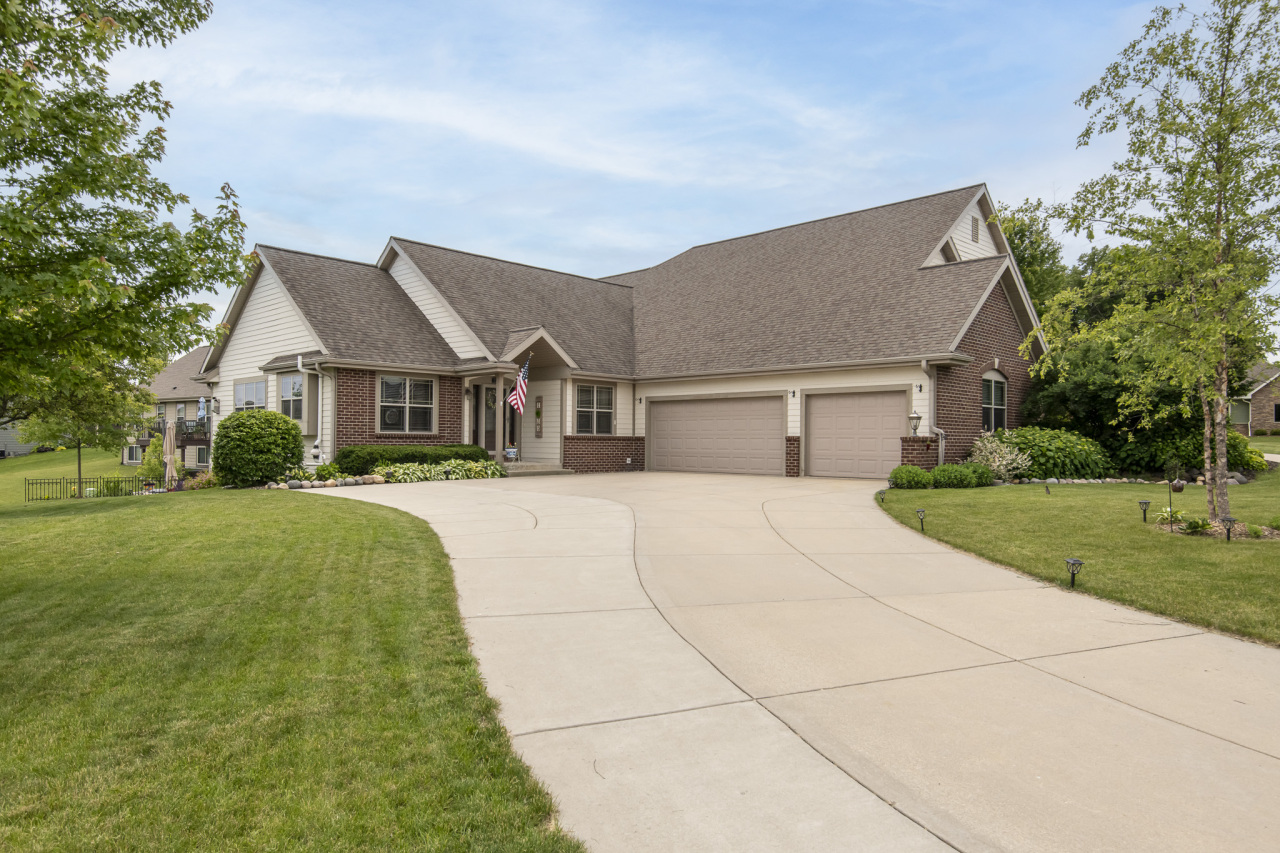 Acorn Pass, Hartford, WI 53027