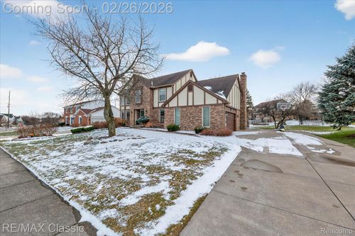 9377 Pineview Dr, Plymouth, MI, 48170-3286 | Card Image