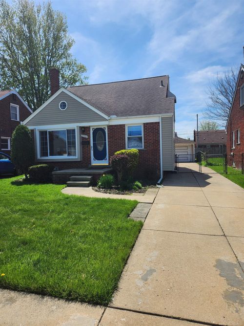 22966 California Street, St Clair Shores, MI, 48080 | Card Image