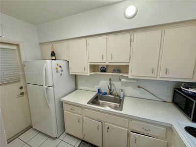 A38 - 6580 Santona St, Condo with 0 bedrooms, 1 bathrooms and null parking in Coral Gables FL | Image 3