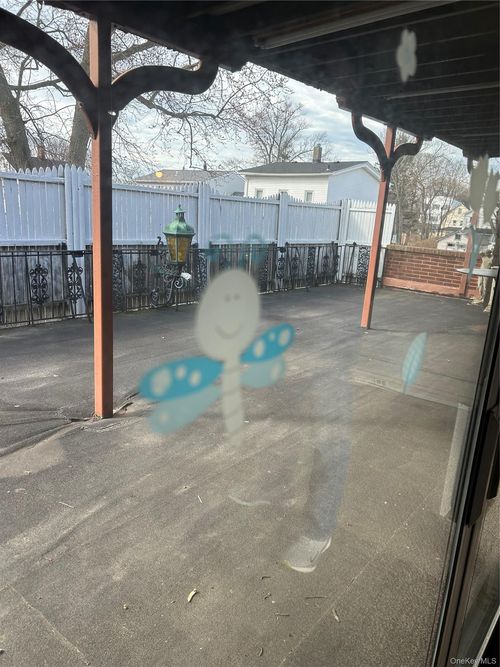 125 W Hoffman Ave, Lindenhurst, NY, 11757-4015 | Card Image