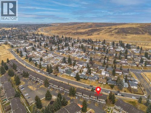 1055 72 Ave Nw, Calgary, AB, T2K5S4 | Card Image