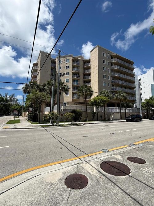 305-102 Sw 6th Ave, Miami, FL, 33130-1493 | Card Image