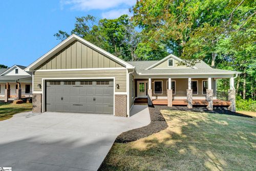 892 Crenshaw St, Pendleton, SC, 29670-1512 | Card Image