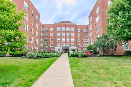 313-19201 Van Aken Blvd, Shaker Heights, OH, 44122-3502 | Card Image