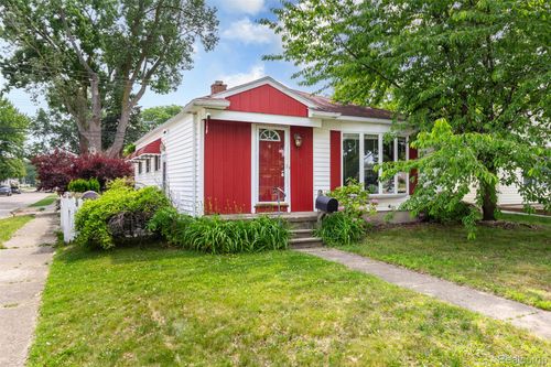 28315 Sheridan St, Garden City, MI, 48135-3122 | Card Image