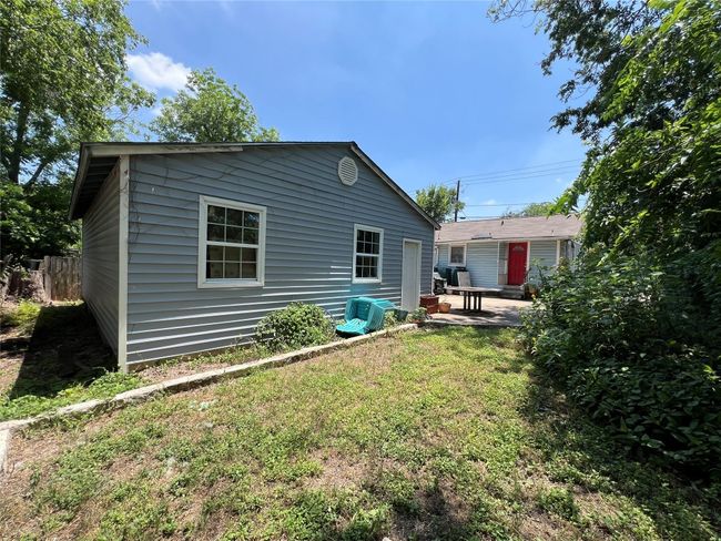 904 E 53 Rd 1/2 St, House other with 2 bedrooms, 2 bathrooms and 4 parking in Austin TX | Image 24