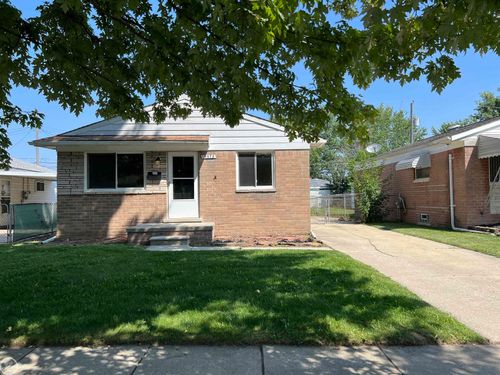 19573 Heckman St, Clinton Township, MI, 48035-3978 | Card Image