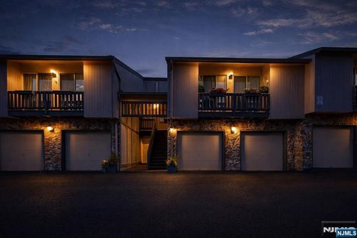 20 Mcchesney Ct, West Orange, NJ, 07052-1135 | Card Image