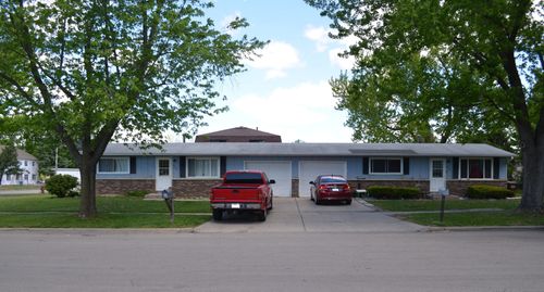 905-903-905 West St, Harvard, IL, 60033-1661 | Card Image
