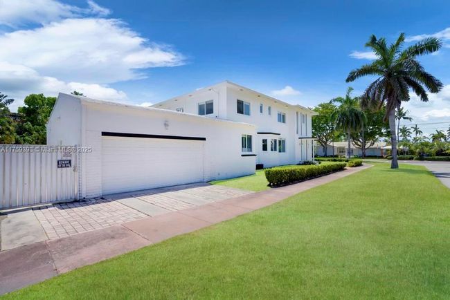 5861 Lagorce Dr, House other with 4 bedrooms, 4 bathrooms and null parking in Miami Beach FL | Image 6