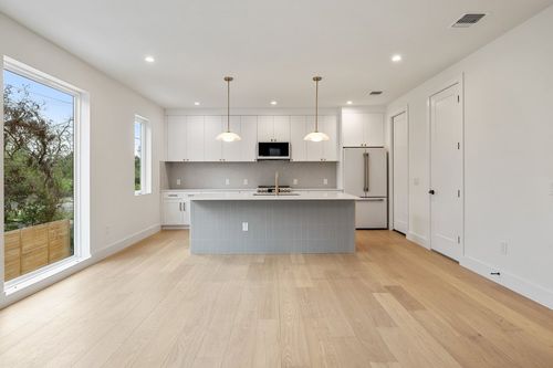 a-732 Springdale Road, Austin, TX, 78702 | Card Image