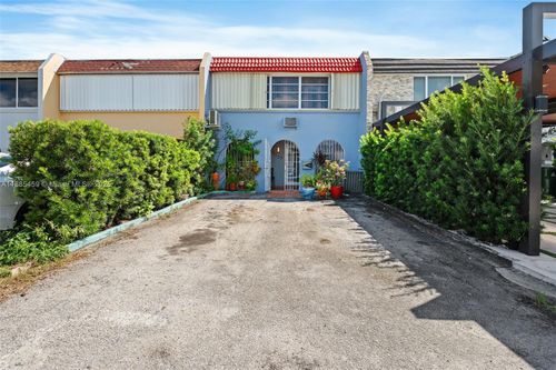 7255 W 2nd Way, Hialeah, FL, 33014-5009 | Card Image