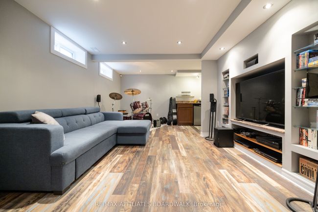 38 Nestow Dr, House attached with 3 bedrooms, 3 bathrooms and 2 parking in Nepean ON | Image 25